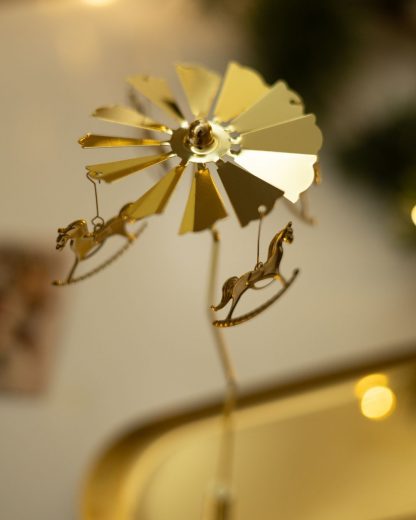 Підсвічник-карусель золотий з фігурками фей, коней, сніжинок - Зображення 6