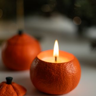 Свічка в гіпсовому кашпо "Мандарин" з соєвого воску, ручної роботи